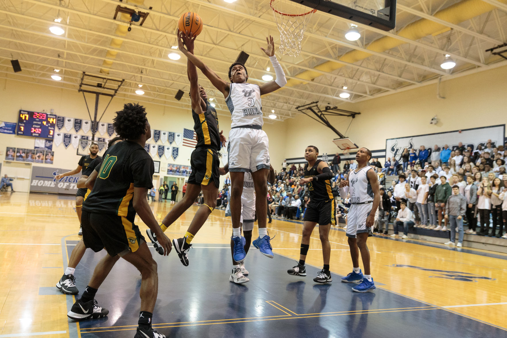 The Hickory Ridge Ragin' Bulls Host the Independence Patriots in a Southwestern Class 4A matchup.